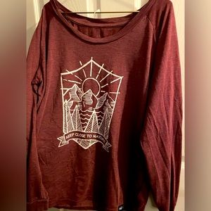 Tentree, maroon color